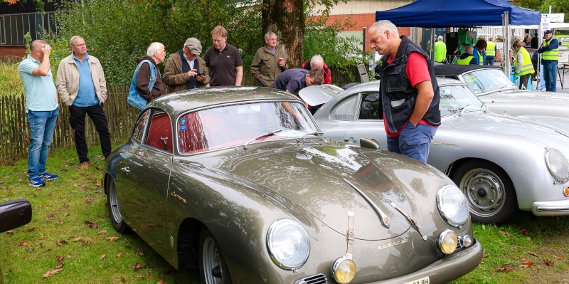 Oldtimer Treff Foto JS 2