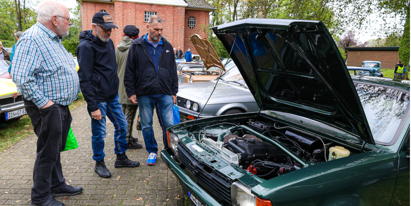 Oldtimer Treff Foto JS 8
